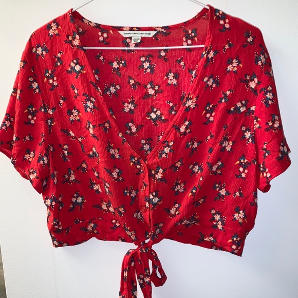 American Eagle Crop Top - Picture 2 of 4